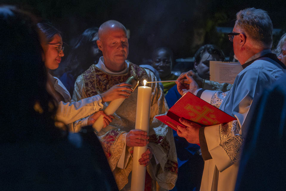 2026-StMary-EasterVigil (29 of 215).jpg